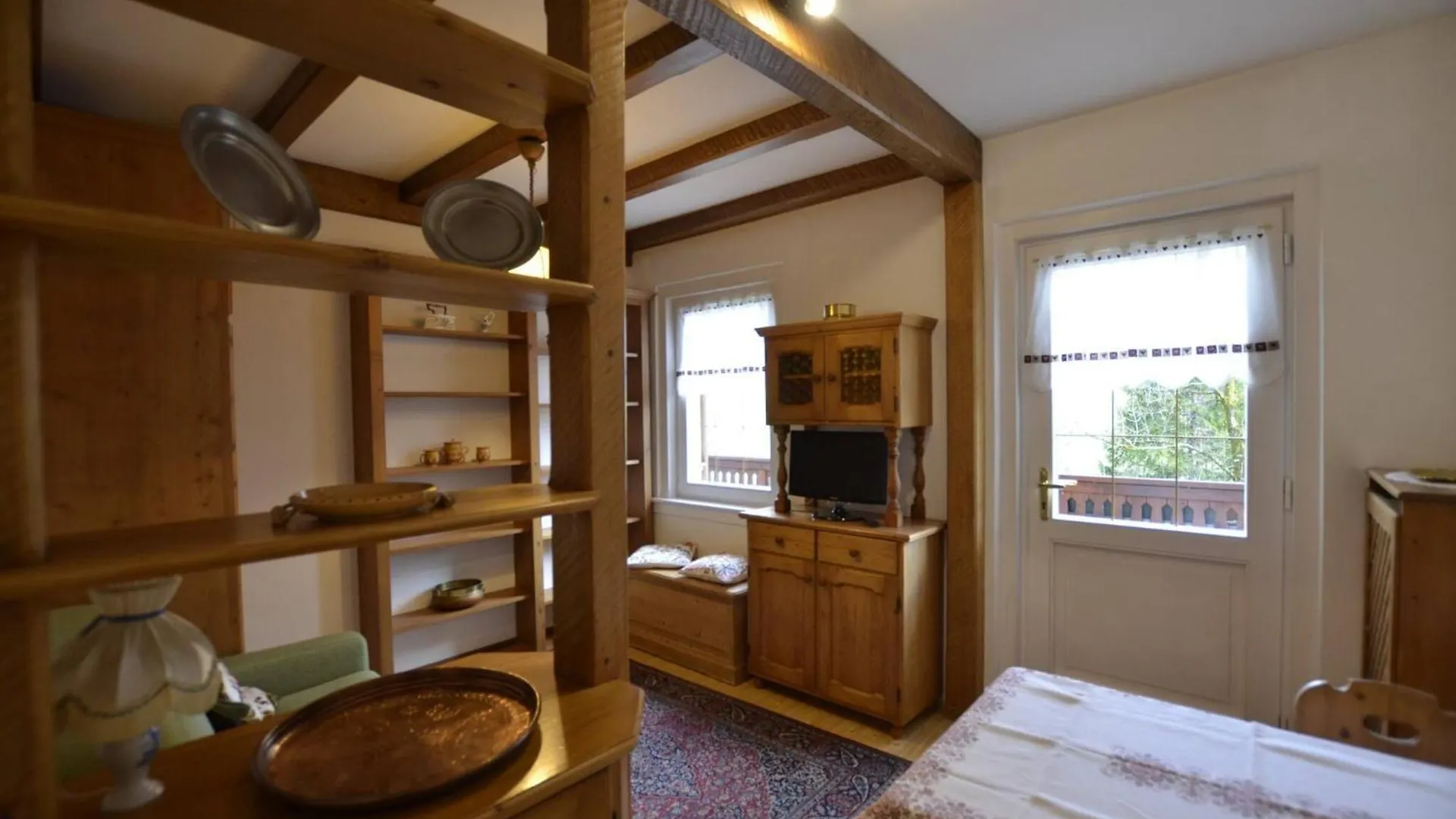One Bedroom Apartment On The Promenade Cortina dʼAmpezzo