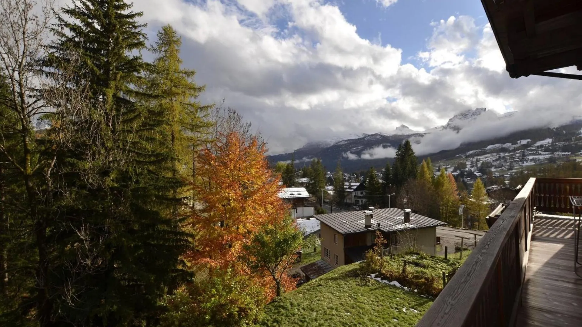 One Bedroom Apartment On The Promenade Cortina dʼAmpezzo